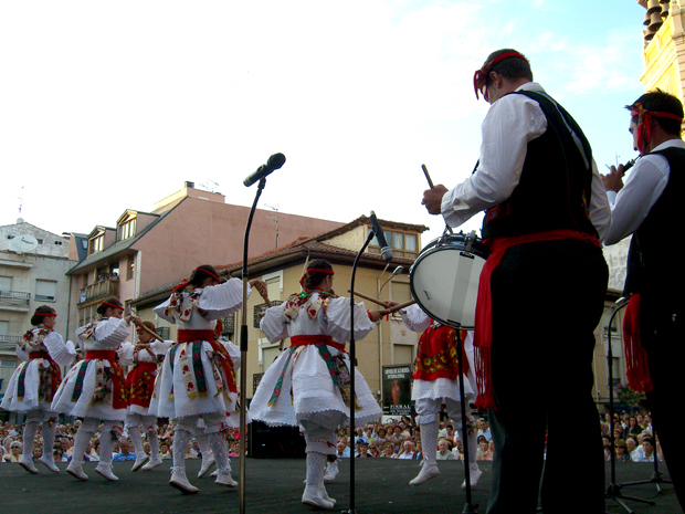 100815p_bailes_regionales1