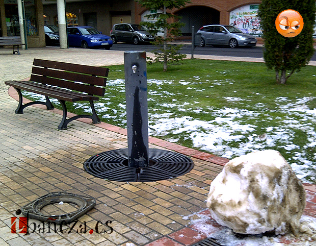 101202alcantarilla_plaza_quevedo