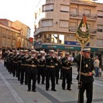 La banda de cornetas y tambores de la Santa Vera Cruz llega a la plaza Mayor.