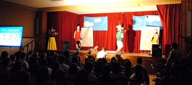 110413teatrocolegiocarmelitas