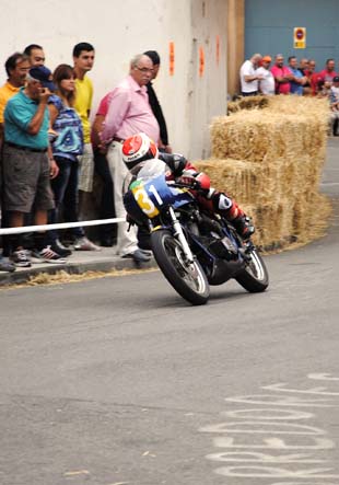 110821motos