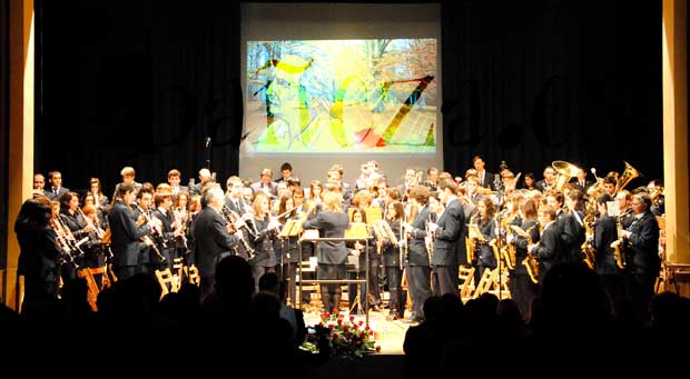111203bandahomenajeodon