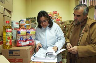 121204repartoalimentos