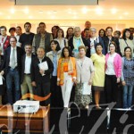 130618graduacionuned Foto de familia de los alumnos, profesores y representantes municipales en el acto de clausura del curso de la Uned.