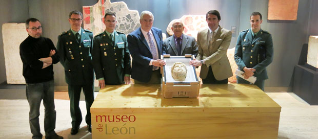 131217entregabustomarcoaurelio