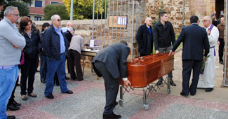 Funeral y entierro en La Bañeza de don Pedro Escudero Brasa, médico.