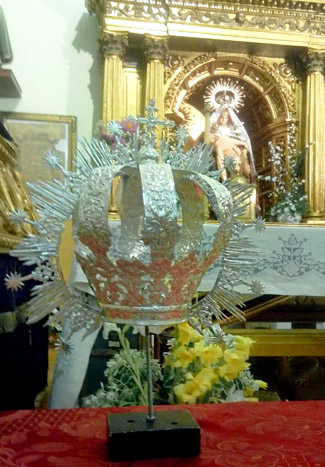 140913virgenangustiascorona