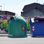 150708isletascontenedoresbasurareciclaje Isleta de recogida de residuos sólidos urbanos en la calle Santa Elena. / Foto: Rubén