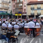 Concierto de la Banda Municipal en la Plaza Mayor de La Bañeza.