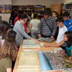 160527visitaarchivohistorico Los alumnos del colegio Teleno han sido los primeros en visitar el archivo. / Foto: Rubén