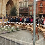 171124concentracionviolenciagenero Sillas vacías en recuerdo de las víctimas de la violencia de género.