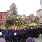 180401procesionresurreccion Un momento del encuentro entre Jesús Resucitado y La Soledad.