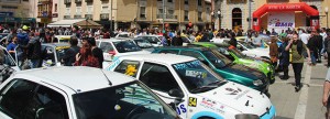 180422urbanrace2 Los coches estacionados en la Plaza Mayor.
