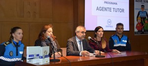 181116agentetutor La presentación del Agente tutor coincidió con la inauguración de las jornadas. / Foto: Rubén
