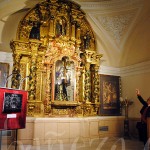 181228retablonazareno Mariano Nieto explica las intervenciones llevadas a cabo en el retablo.
