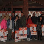 190509pegadacs Integrantes de la lista de Ciudadanos, ante su nueva sede electoral de campaña.