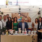 190913agroalimentaria Los representantes institucionales se hicieron una foto en el stand de la IGP Alubia de La Bañeza-León.