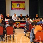 191012atleticomadridmesa La mesa redonda permitió a los peñistas conocer algunas anécdotas del club.