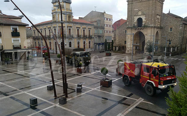 200320militaresdesinfeccionplaza
