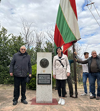 230521homenajemanuelbenavides